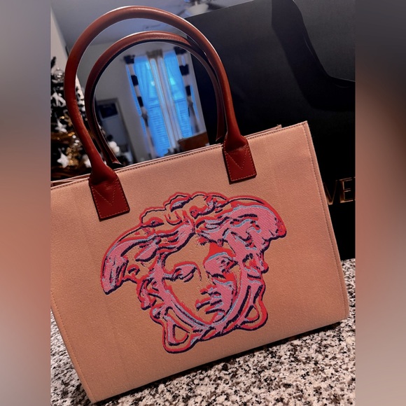 VERSACE
Canvas Calfskin Large Medusa Pop Cabas Tote Beige - Picture 5 of 10